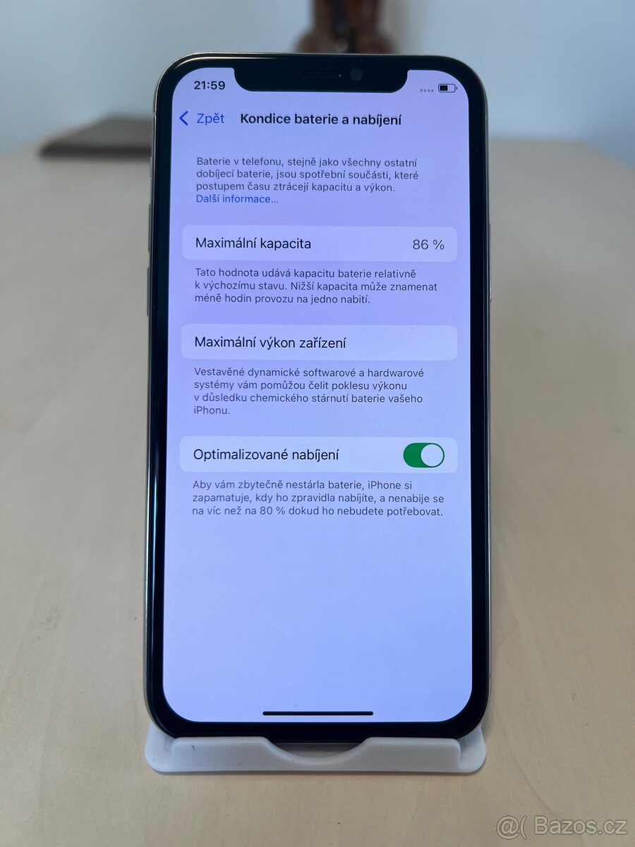 iPhone 11 Pro 64 GB, bílý - 2
