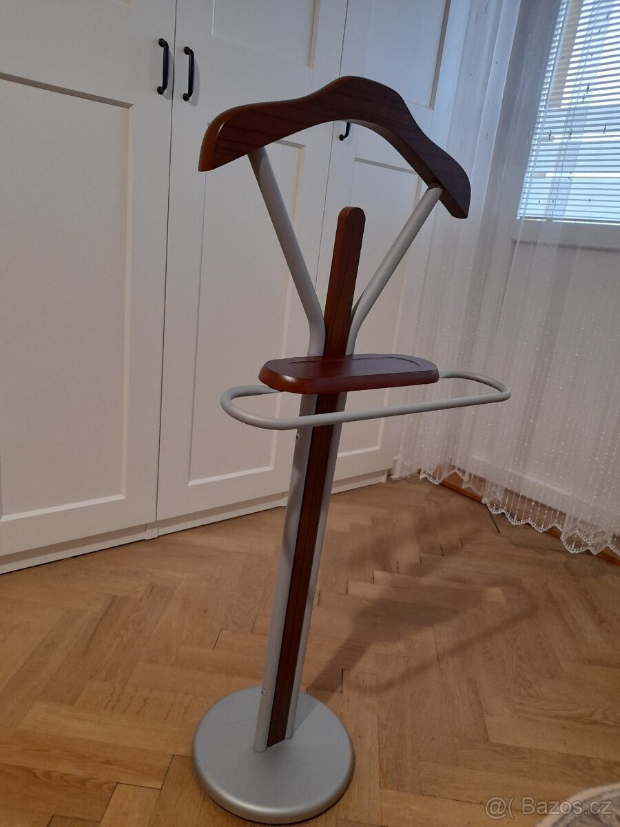 Němý sluha - stojan na oblečení - 2