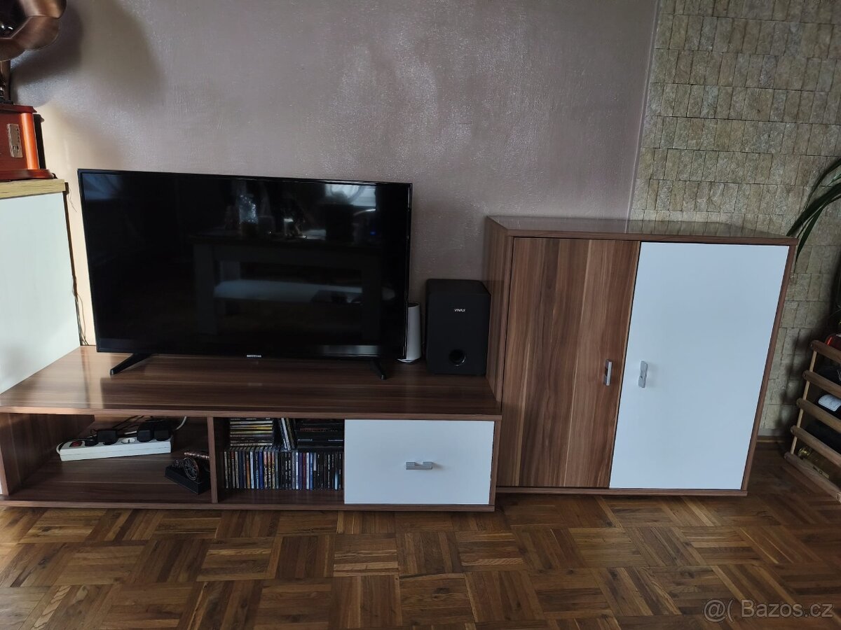 Obývací stěna - 2