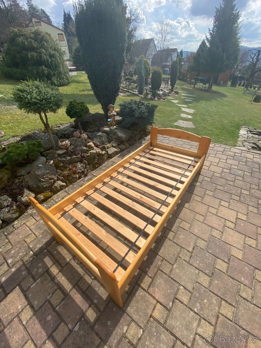Dřevěný rám postele + rošt 90×200 - 2