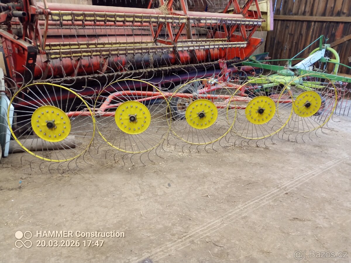 Paprskový shrnovač a obraceč sena - 2