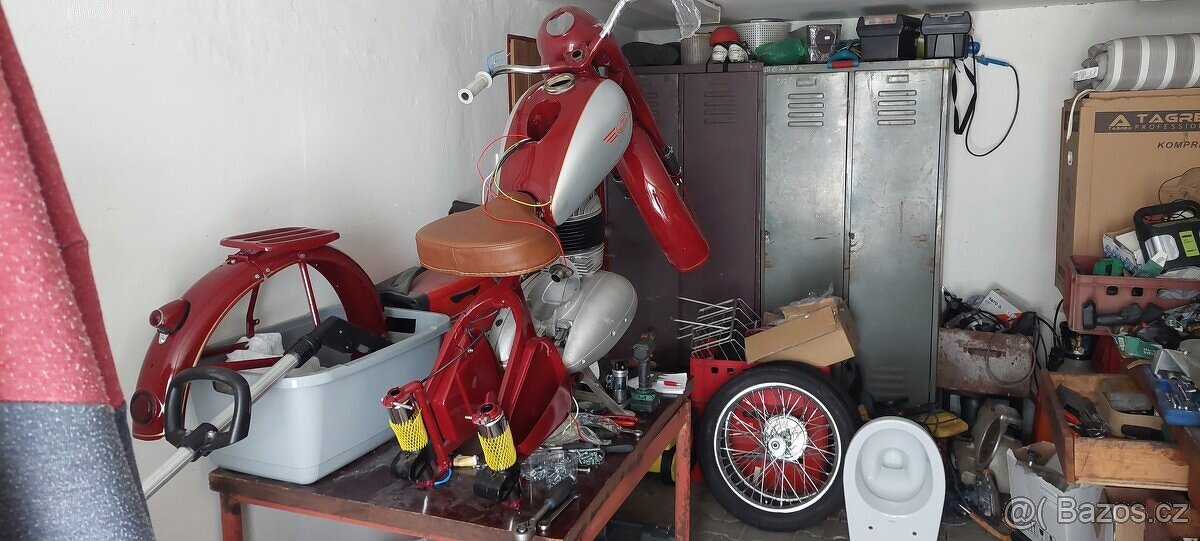 Jawa Perák - komunista - 2