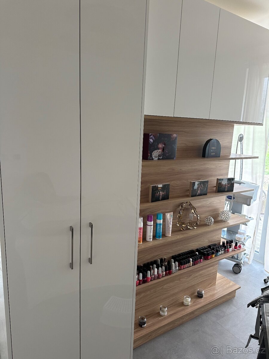 Kosmetický nábytek - 2