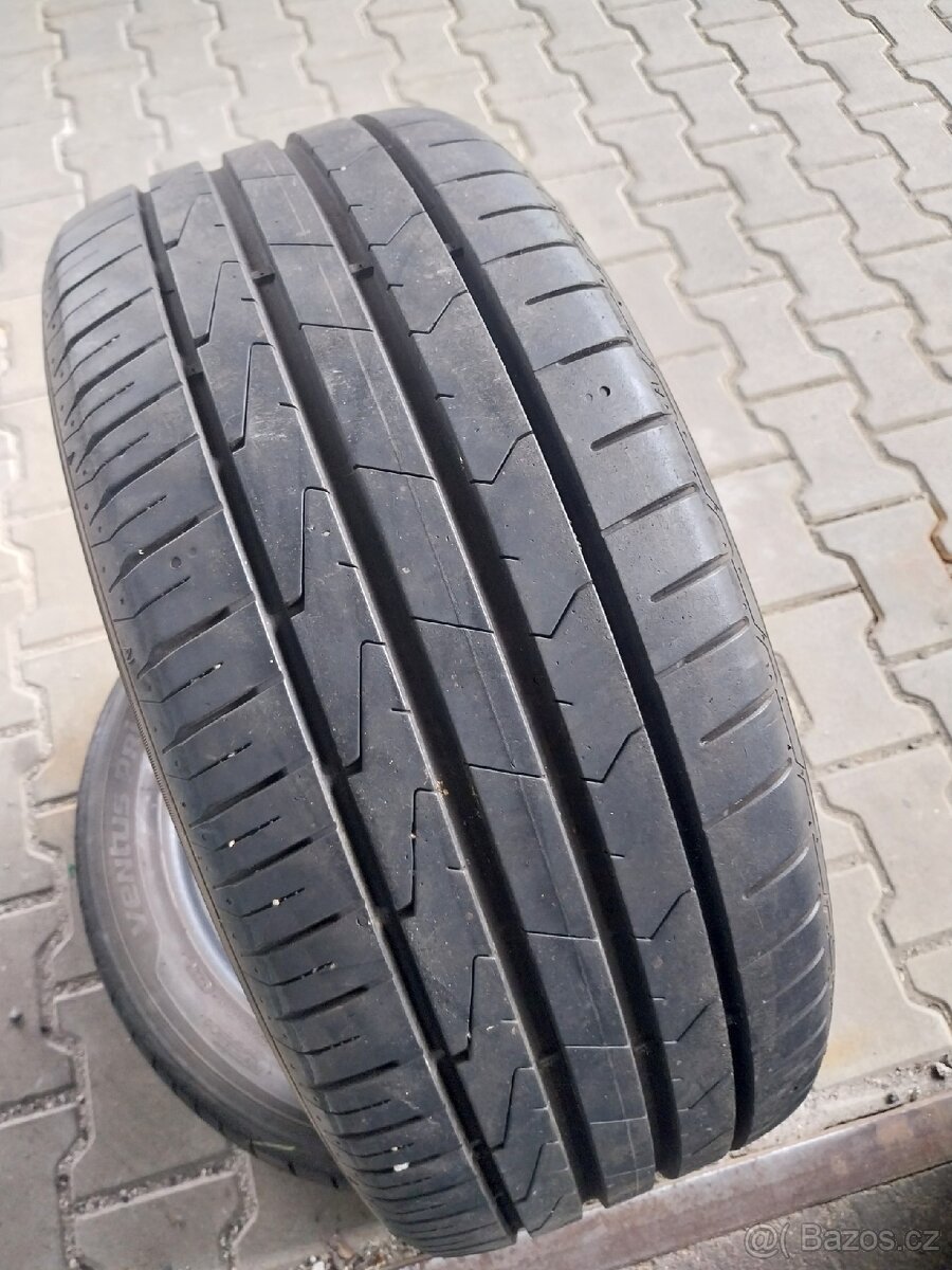 Prodám 2 x letní pneu Hankook 225/50/17 - 2