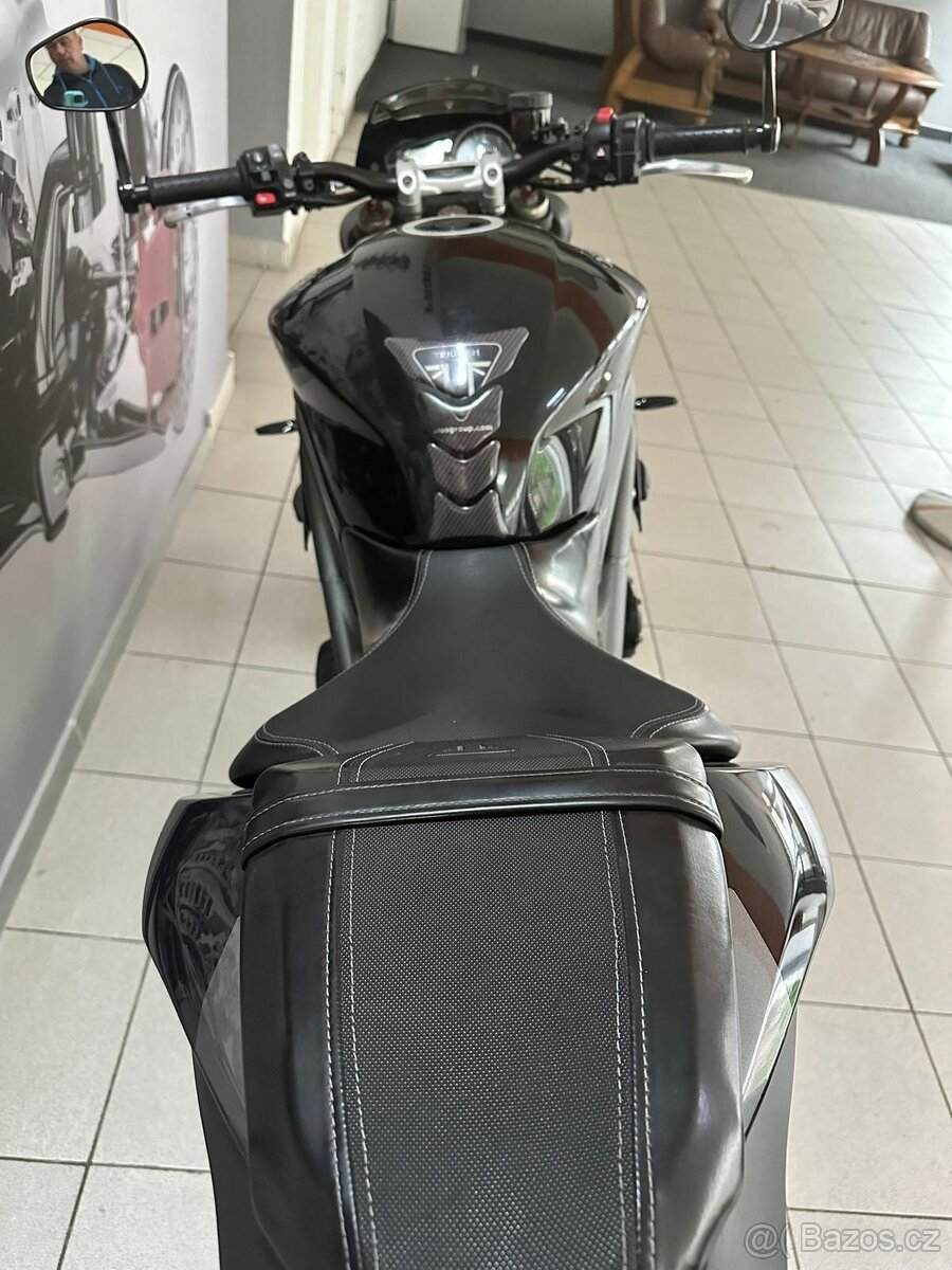 Triumph Speed Triple 1050 - 2