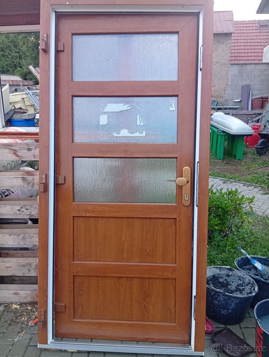 Plastové vstupní dveře - 2