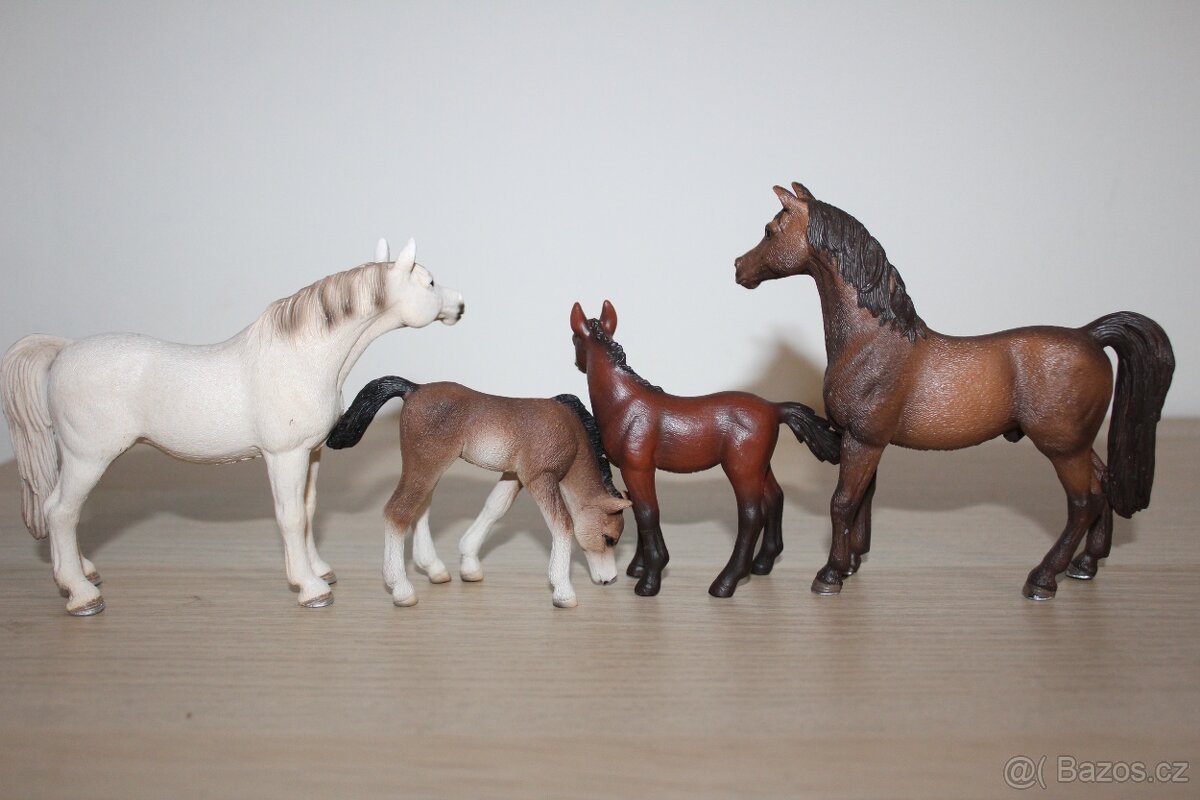 Rodina arabských koní Schleich - 2