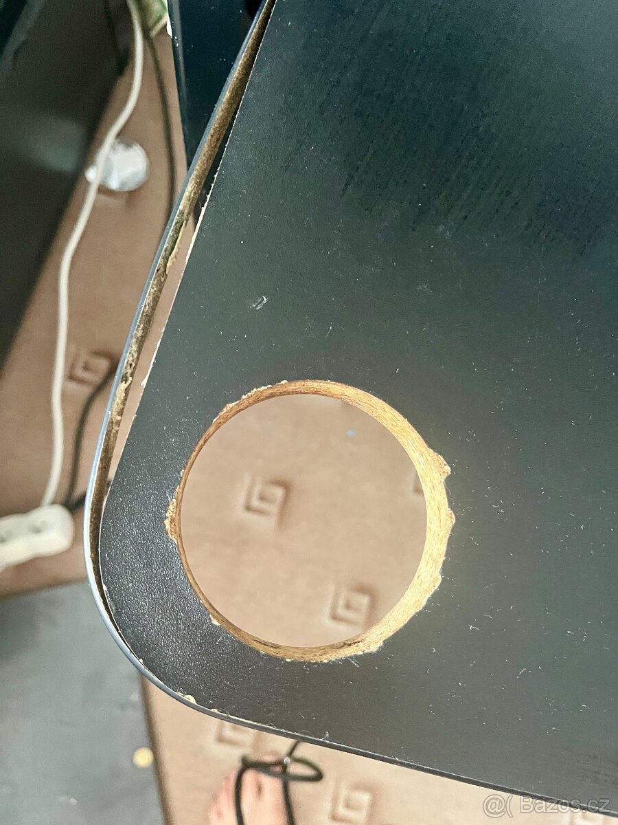 IKEA FREDDE – herní / počítačový stůl - 2