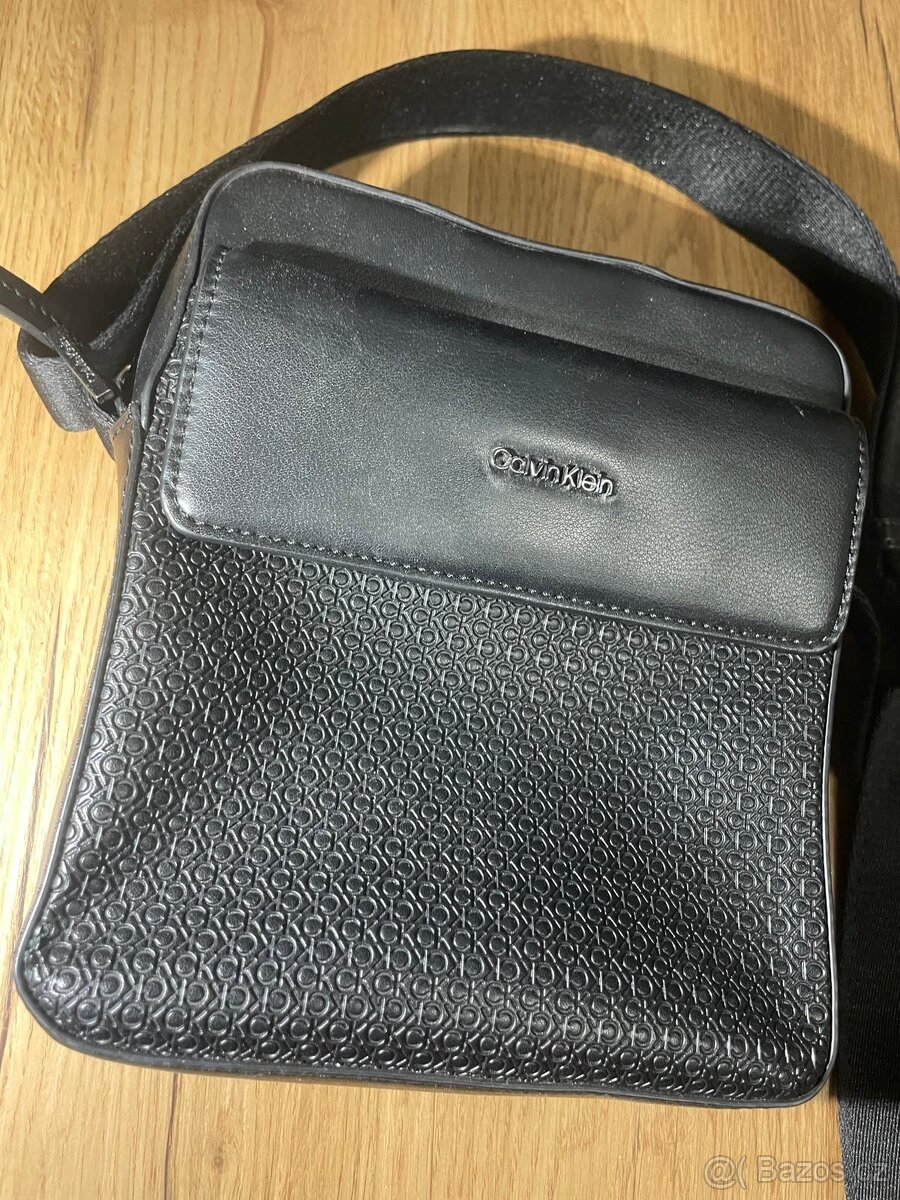 Calvin Klein crossbody taška - 2