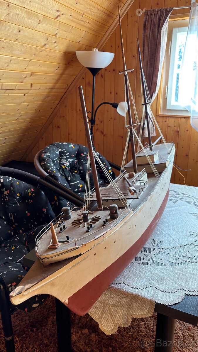Dřevěný model lodi - 2