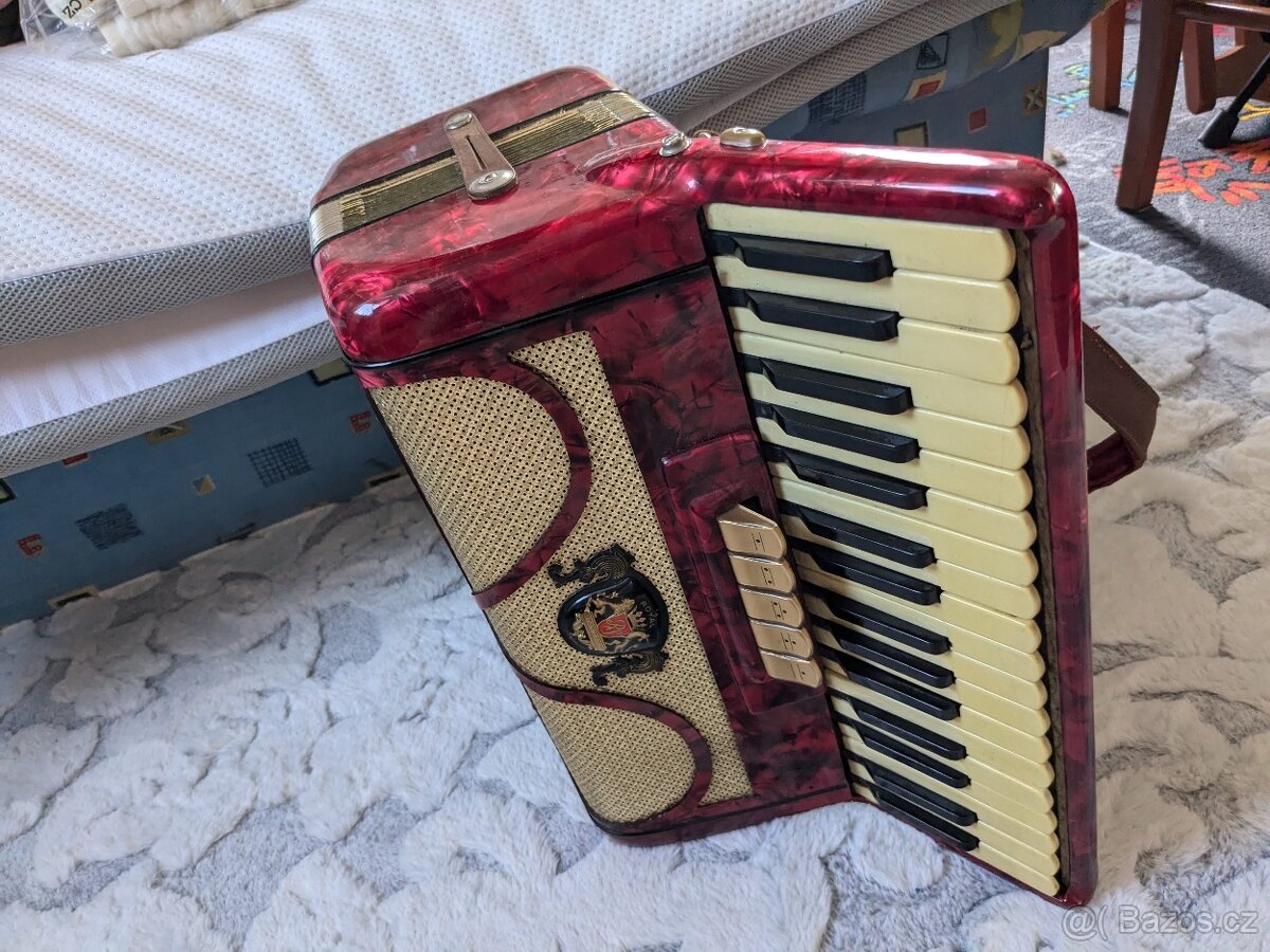 Prodám tahací harmoniku. - 2