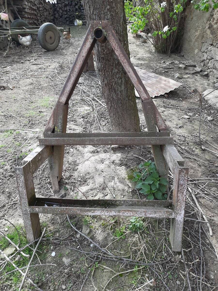 Prodám železný rám za traktor - 2