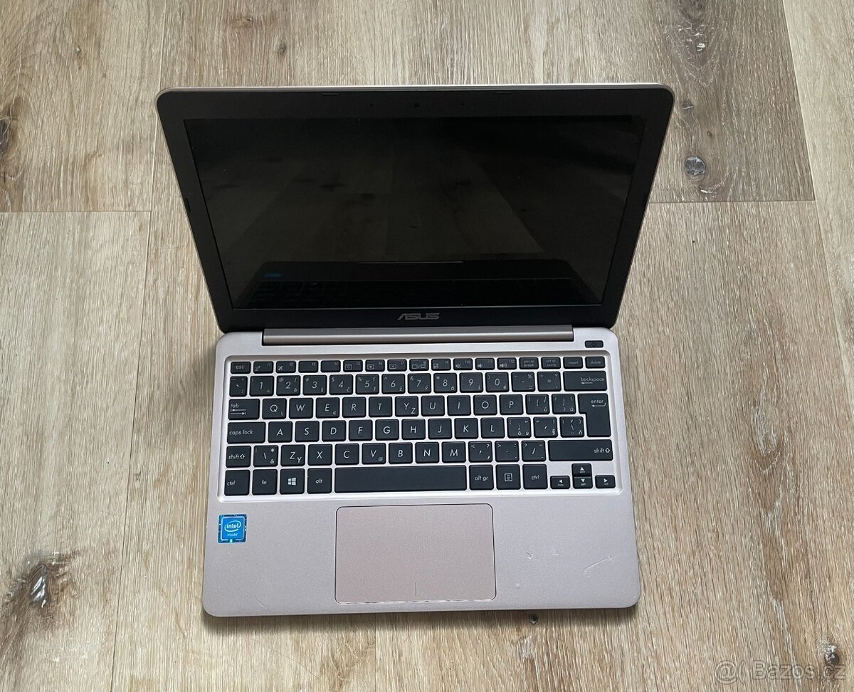 Notebook ASUS E200HA - 2