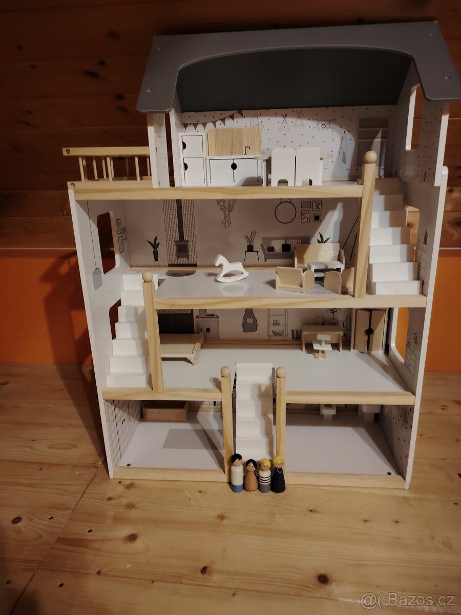 Dřevěný domeček,rok starý, pěkný - 2