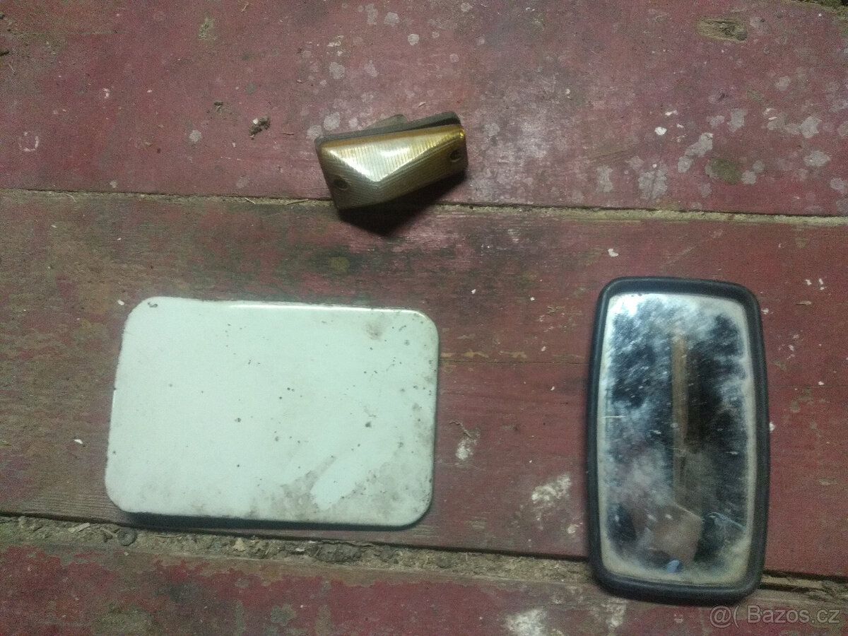 Aro 10 - drobné karosářské díly, blinkr a zrcátko a další - 2