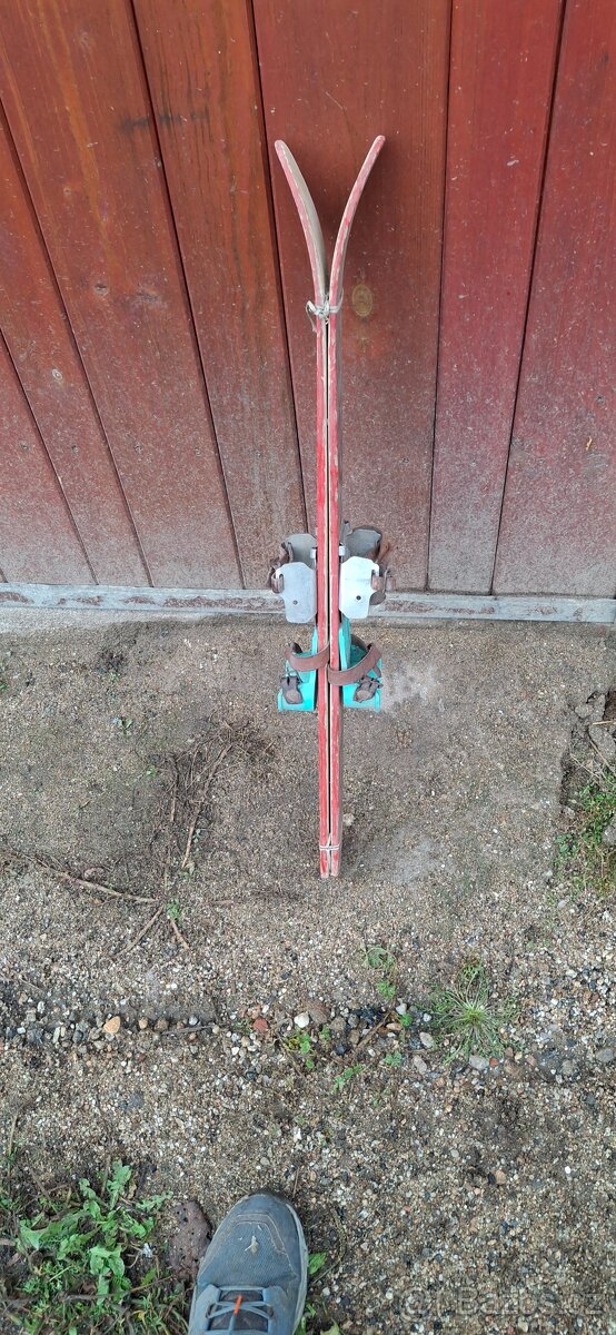 Staré dětské lyže - 2