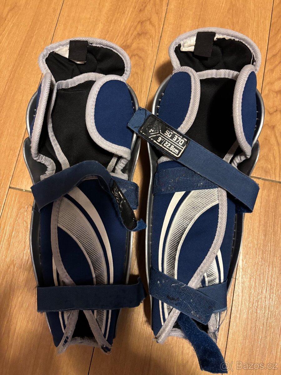 Hokejové chrániče holeni vel 9” - 2