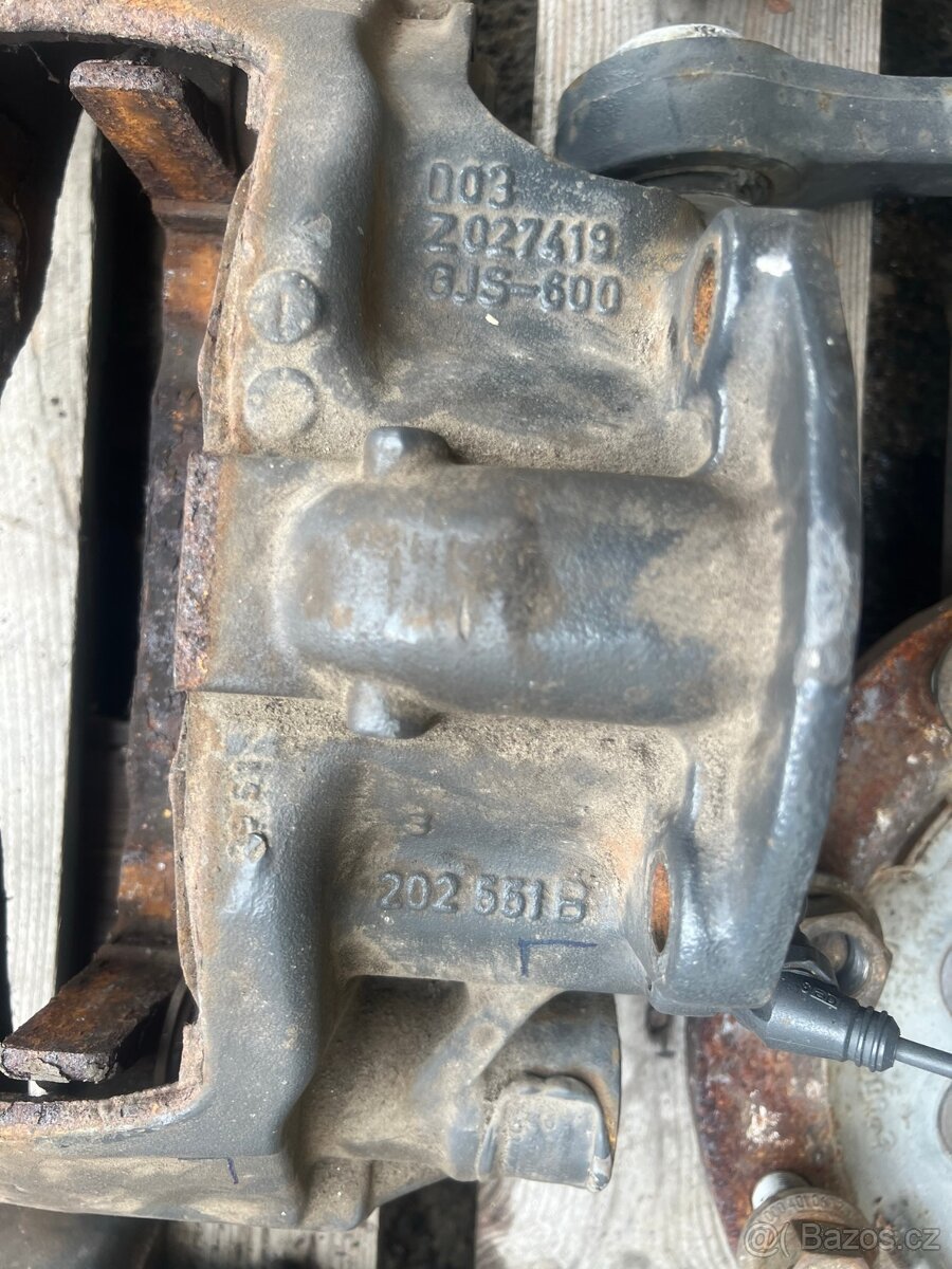 Třmen kotoučové brzdy A9604200501 a A9604200601 - 2