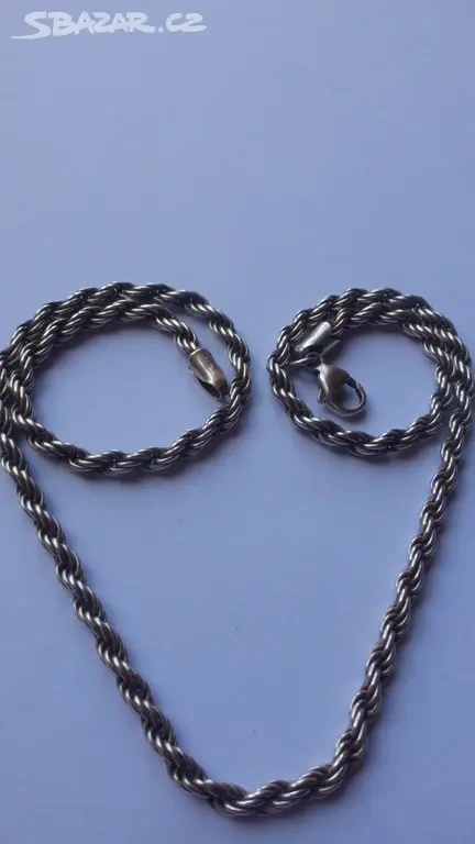 Wallis-Stribrny nahrdelnik - 2