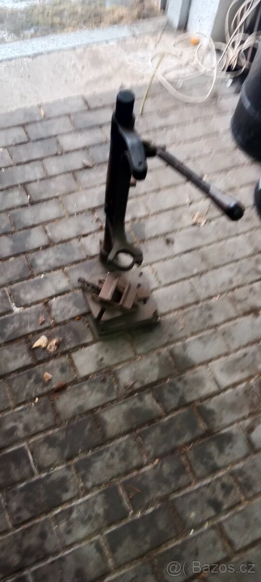 Stojan na vrtačku - 2