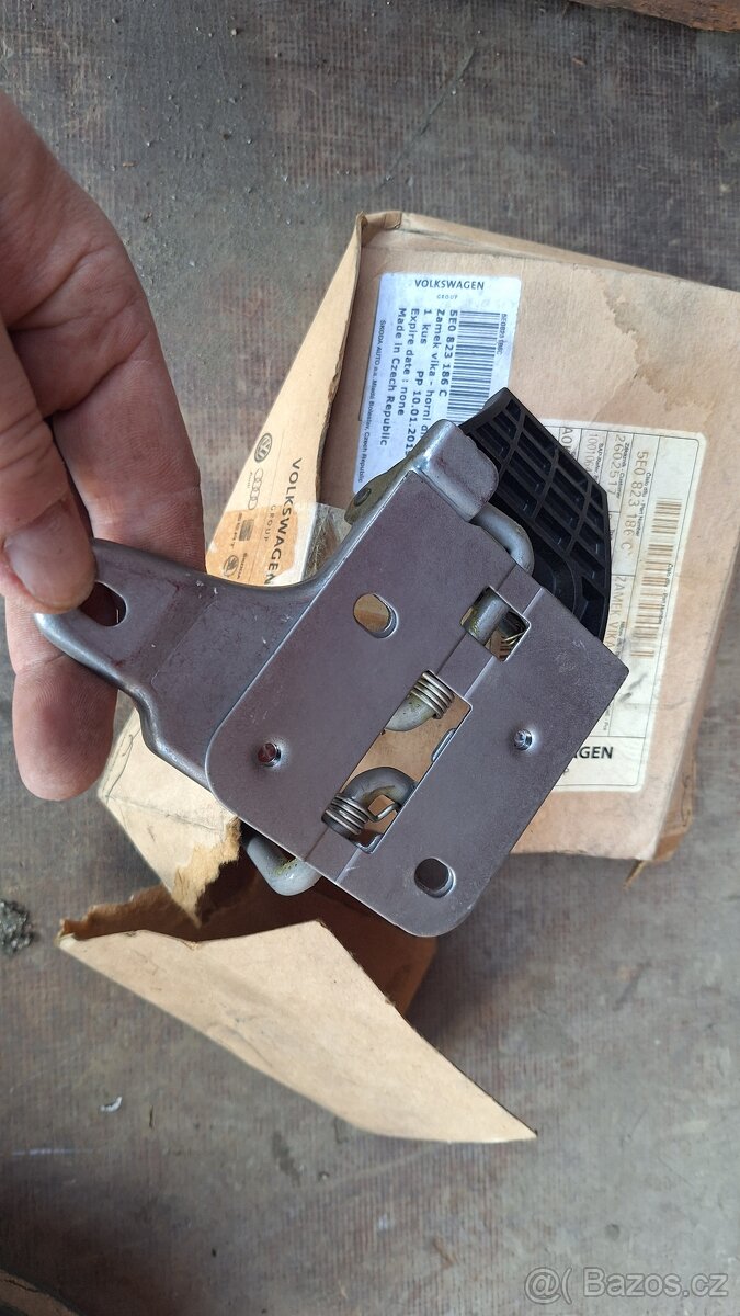 Zamek kapoty 5E0823186 octavia 3 - 2