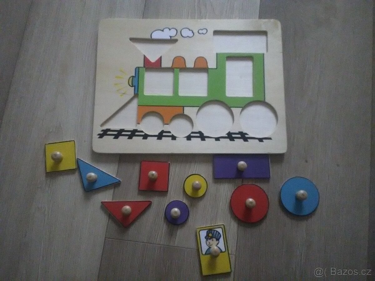 Dětská vkládačka mašinka (tvary, barvy, velikosti) - 2