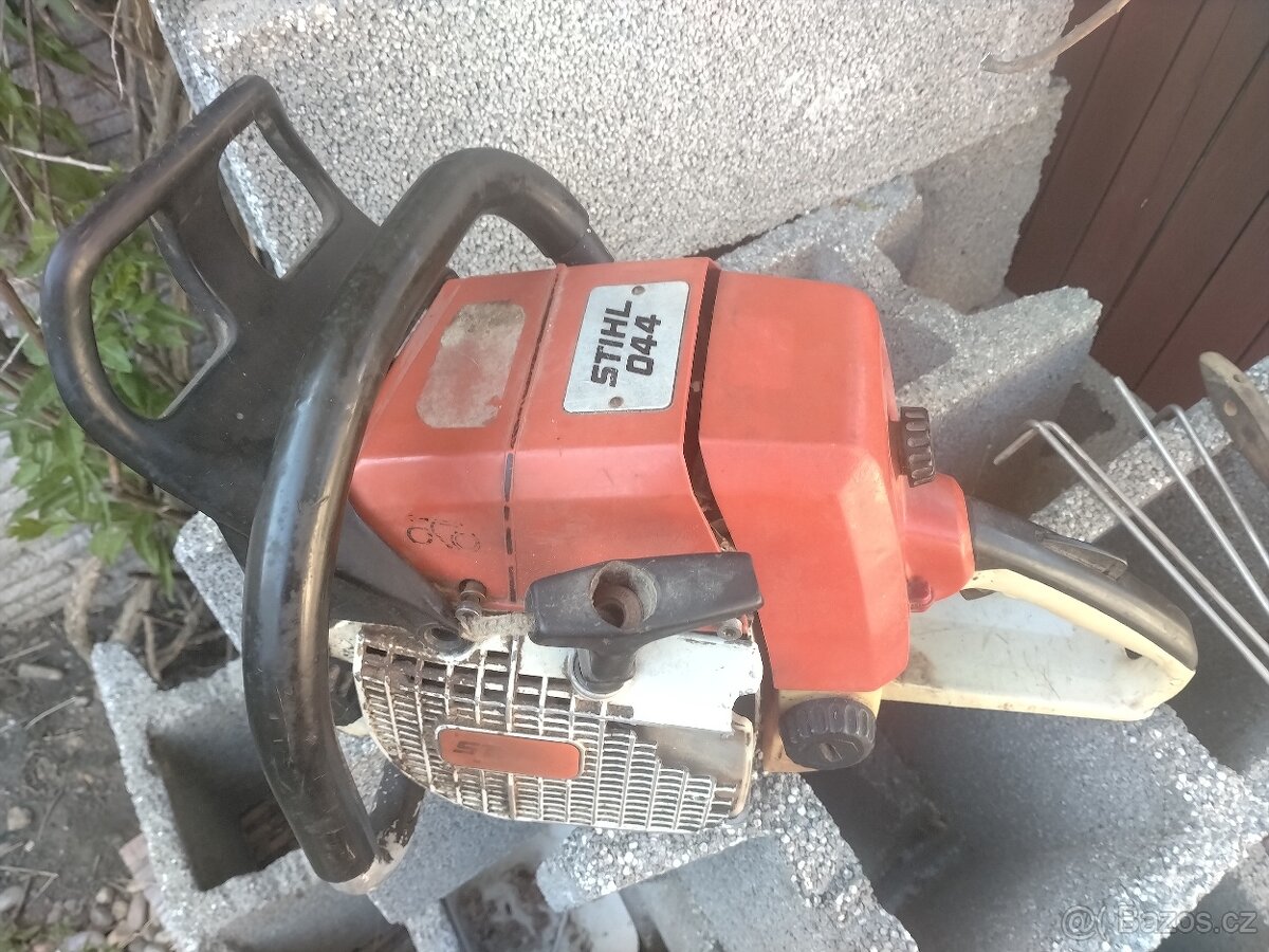 Motorová pila stihl 044 - 2