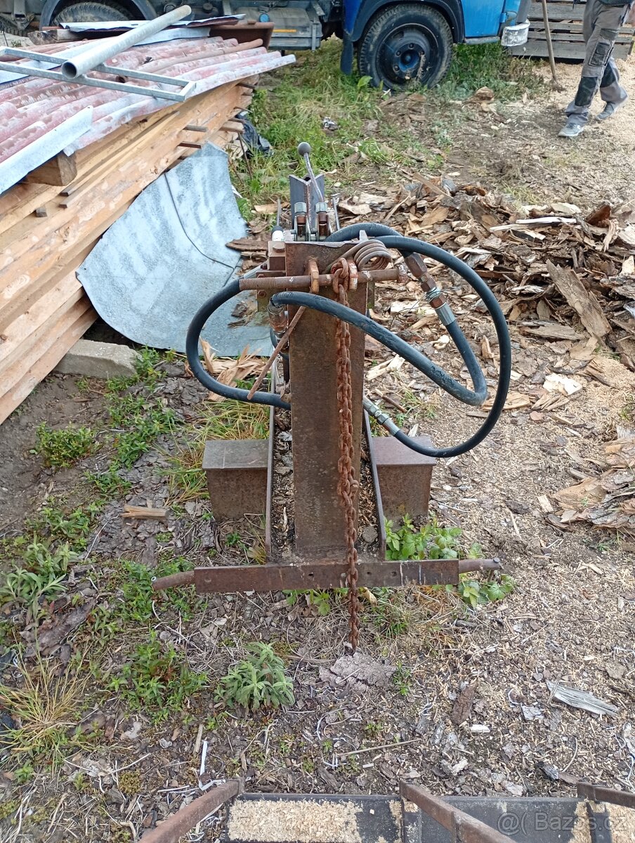 Štípačka za traktor - 2