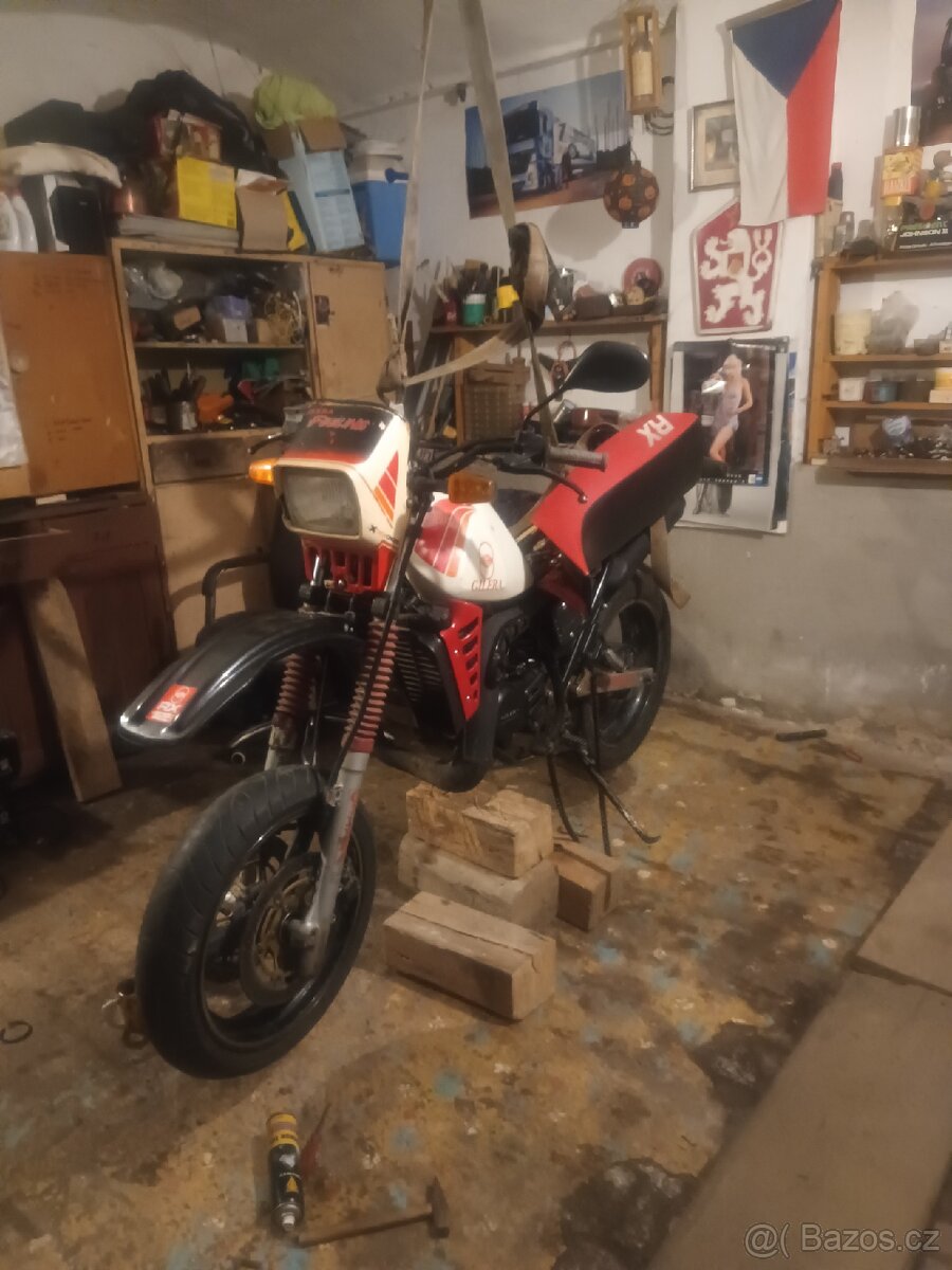 Kola Suzuki gsx 750 - 2