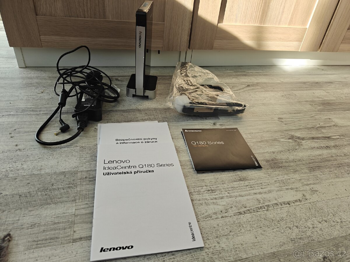 Mini PC Lenovo IdeaCentre Q180 (4GB RAM, Intel Atom) - 2