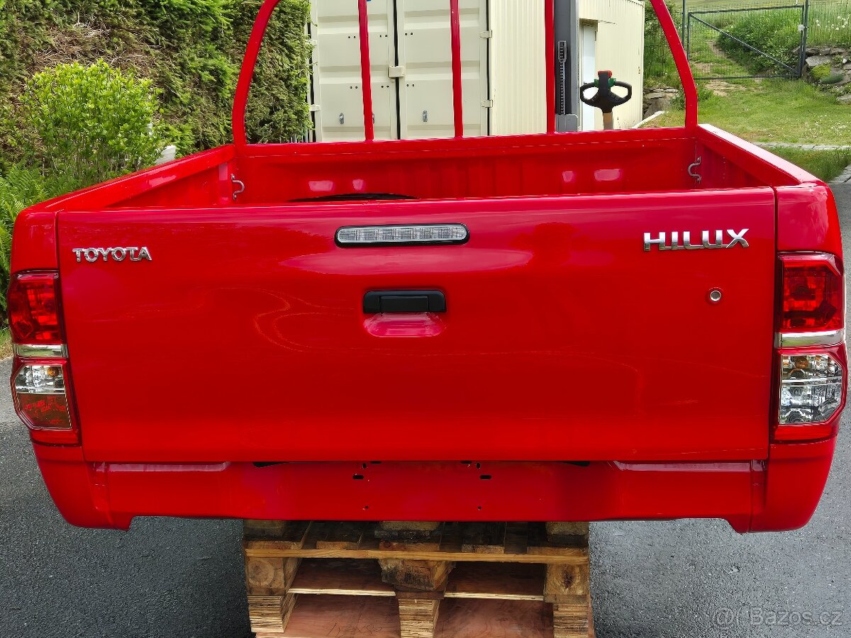 Korba Toyota hilux , nárazník.