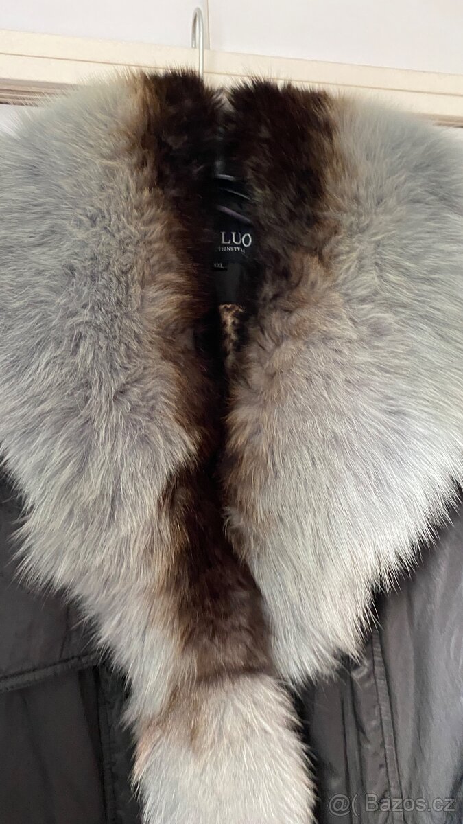 Zimní kabát s kožešinovým límcem - 2