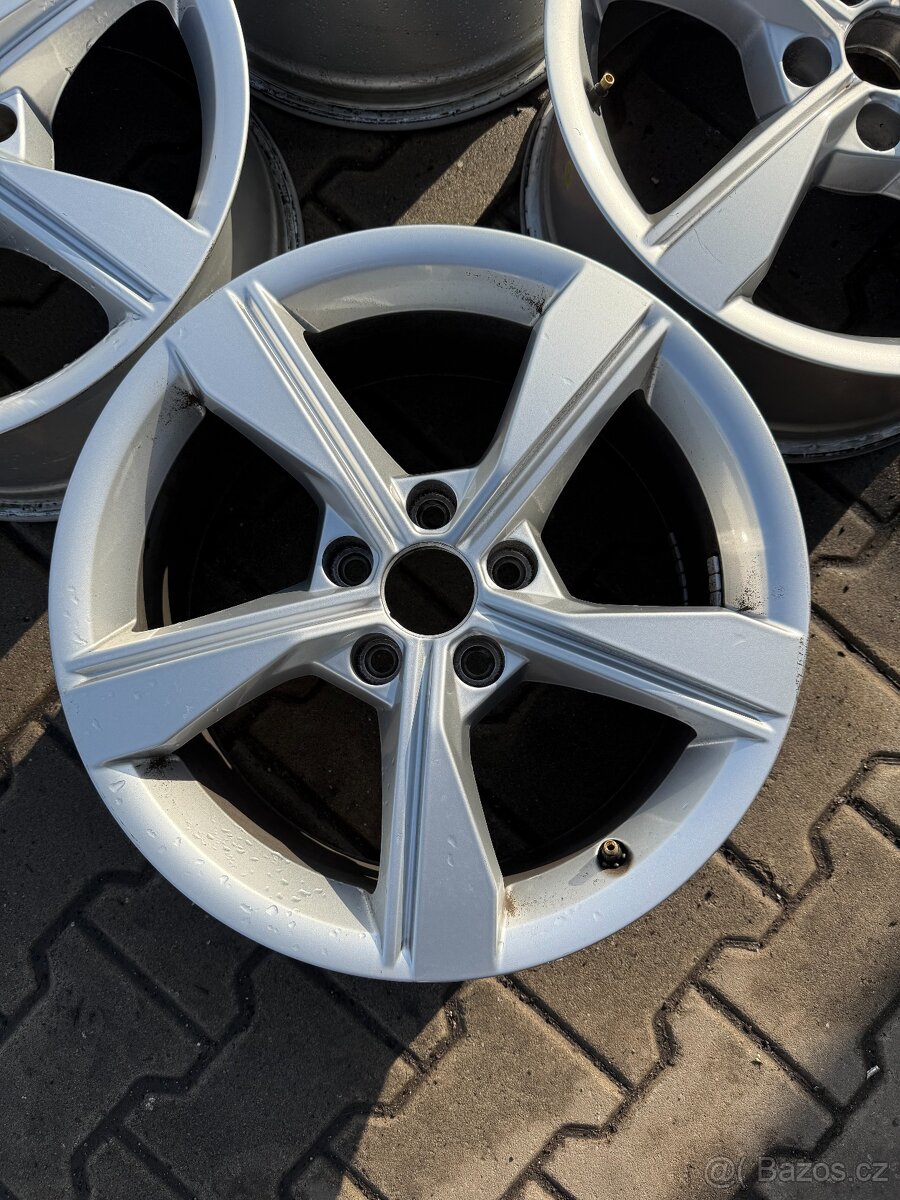 Alu Audi 5x112r17 7,5J ET 38 - 2