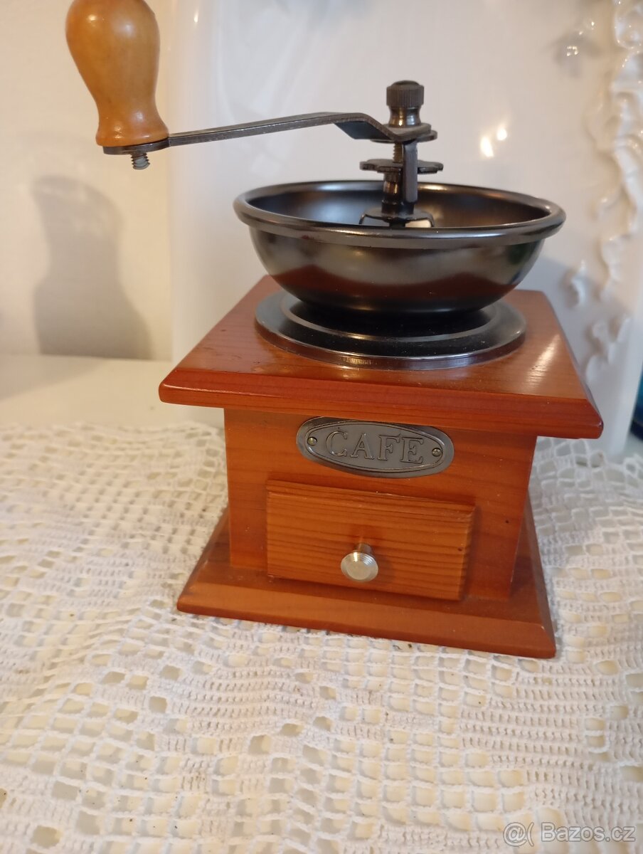 Mlýnek na kávu - 2