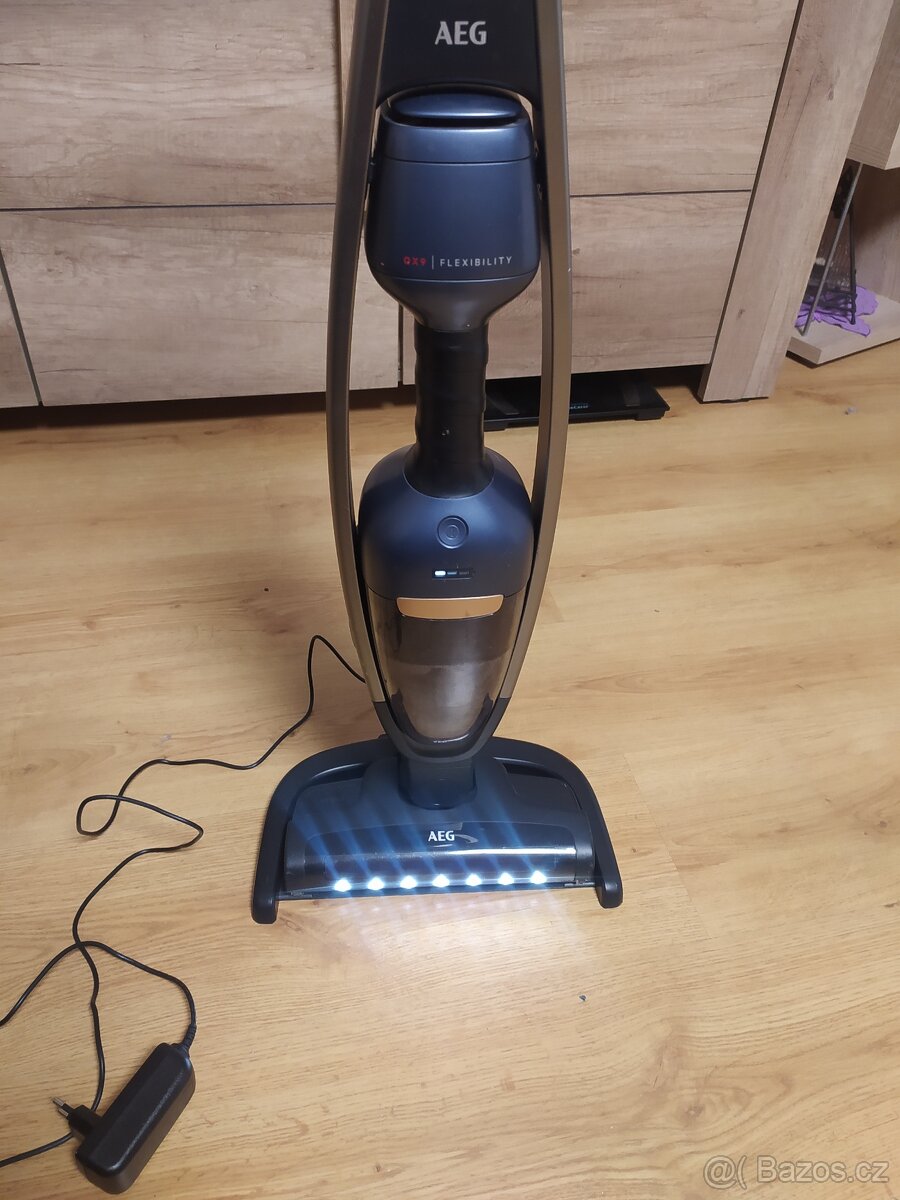 VYSAVAČ AEG 2v1 - 2
