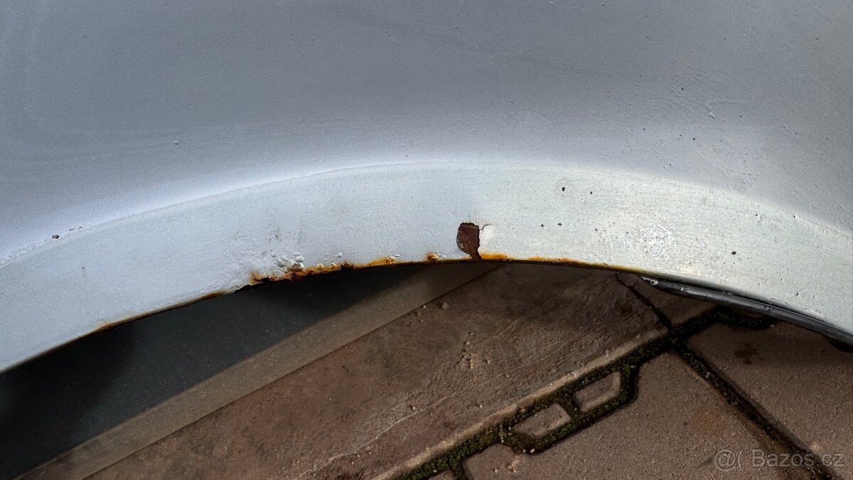 Přední pravý blatník vw eos - 2