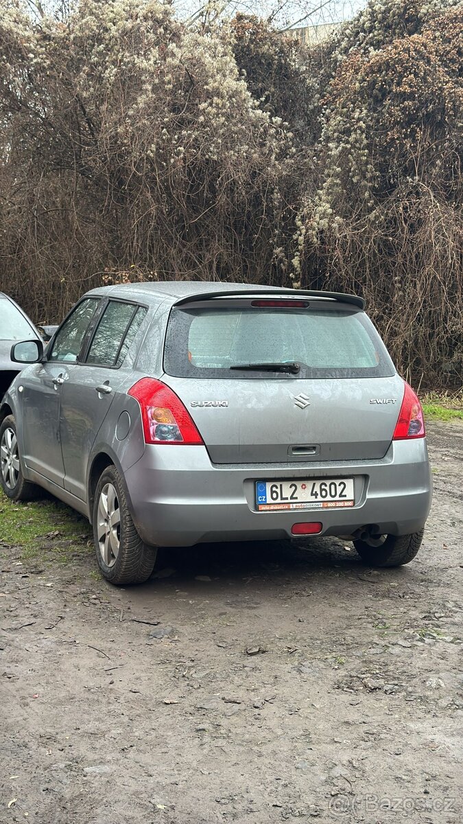 Suzuki Swift - 2