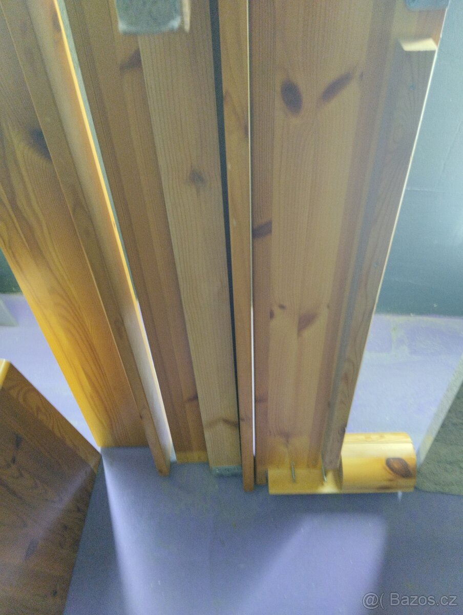 Postel z borovice 180 x 200 cm + 2 kusy polohovací rošt - 2