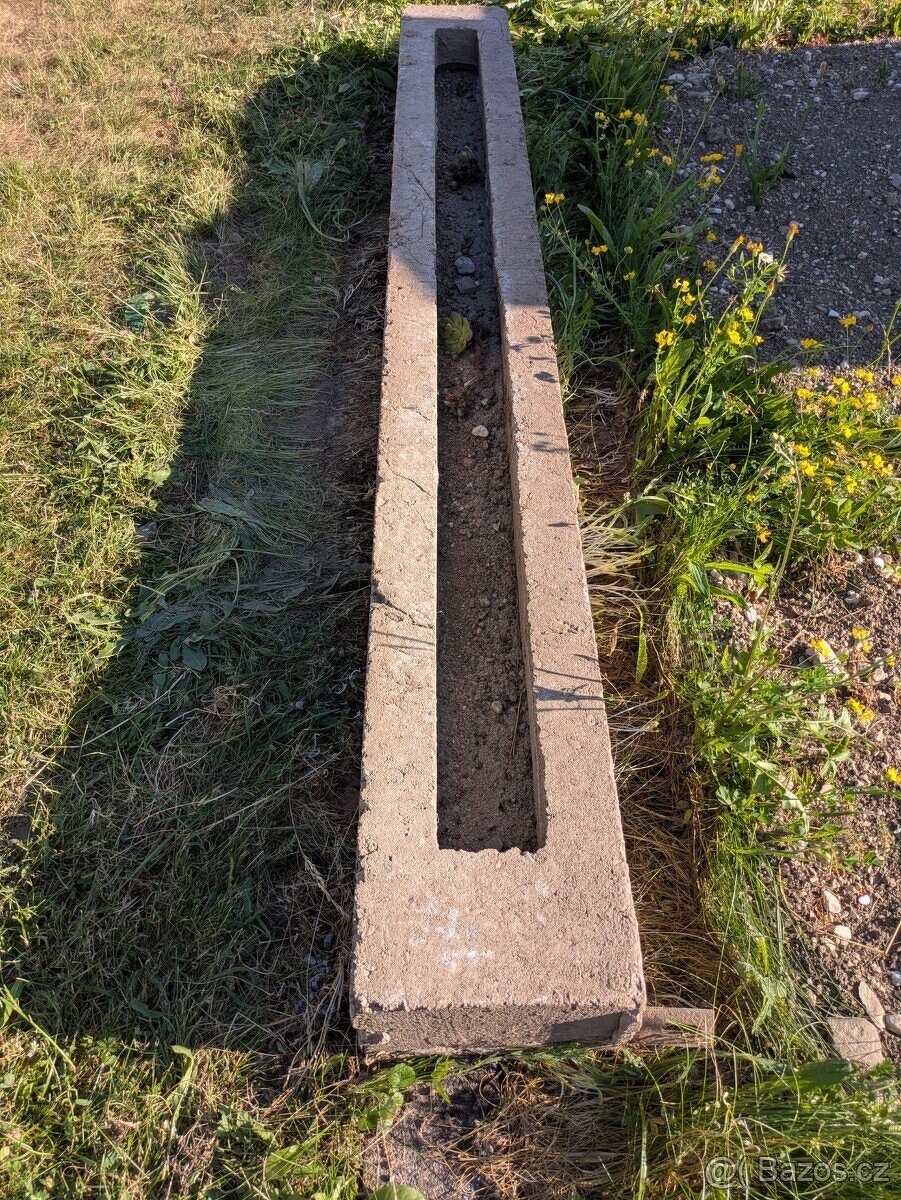 hrobový rám a podstavec pod pomník - 2