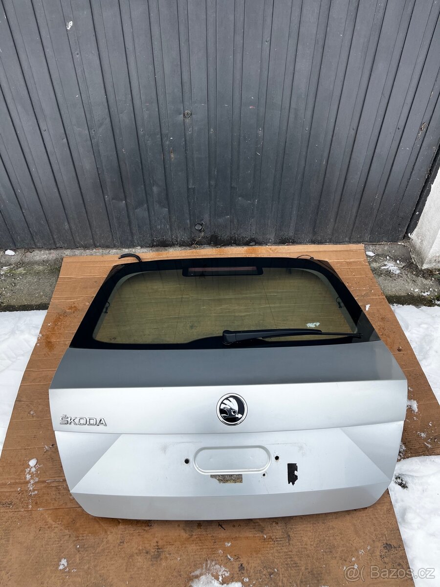 Zadni viko skoda Rapid - 2