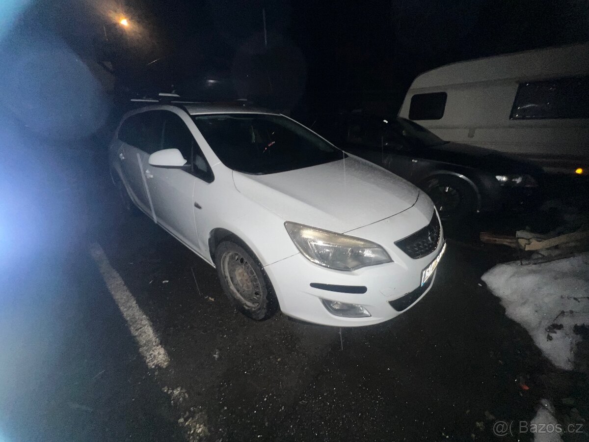 Prodám opel astra J sport - 2