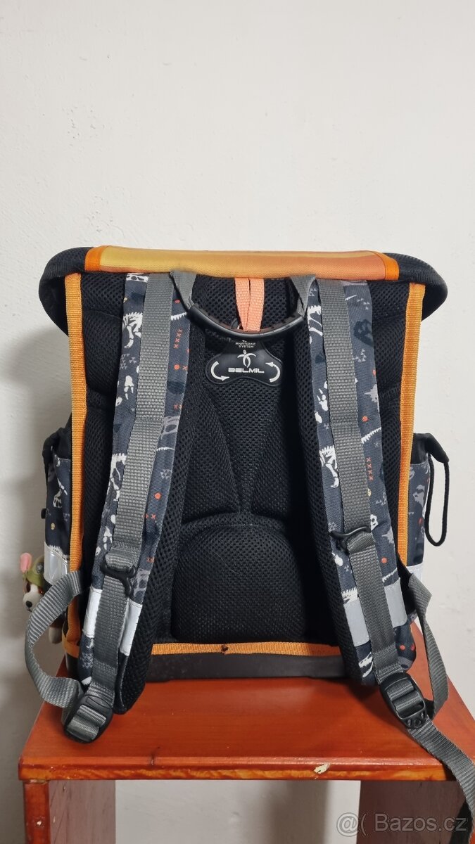 Aktovka s dinosaury. - 2