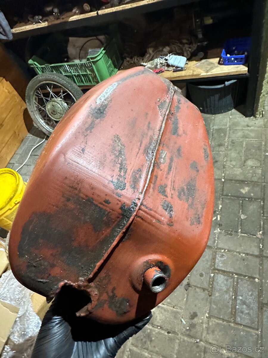 Jawa pionýr nádrž - 2