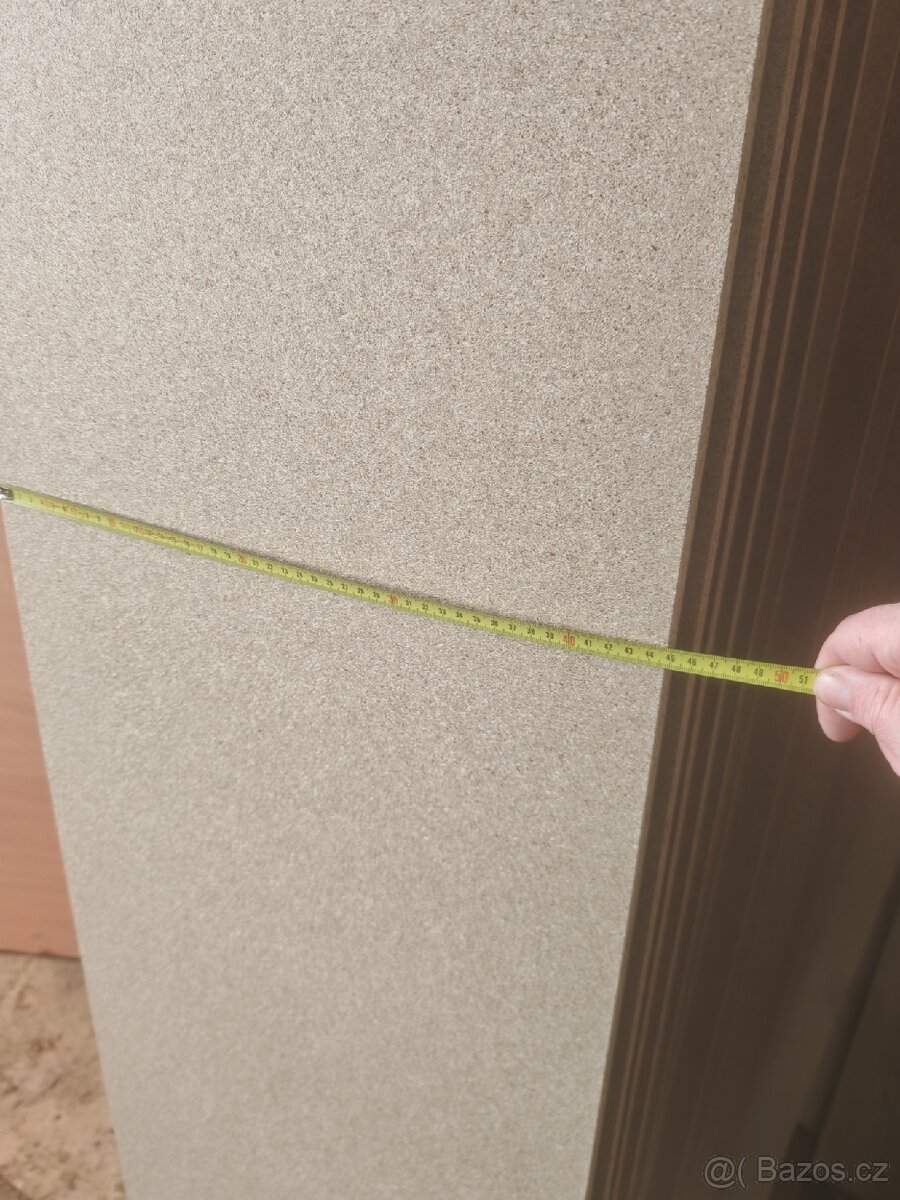 Surová dřevotříska - 2