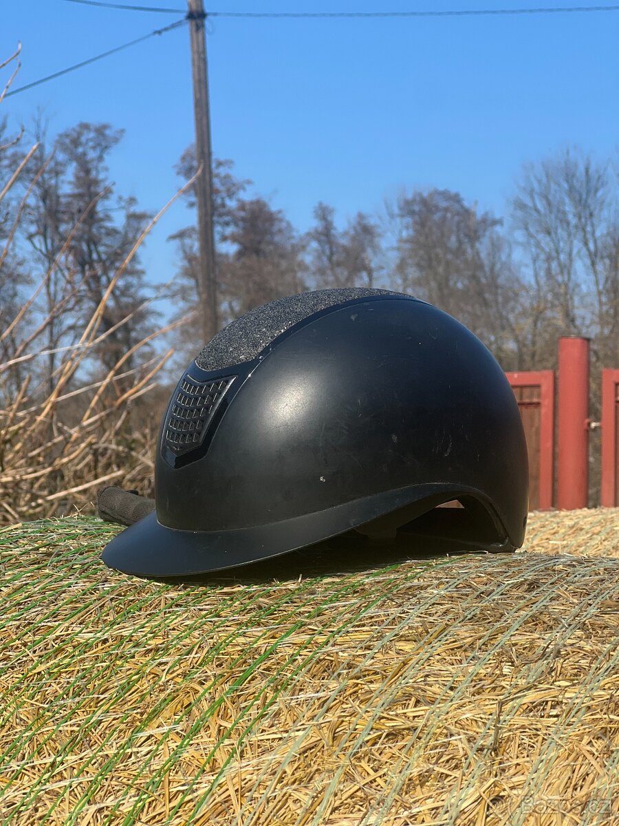 Jezdecká helma HKM - 2