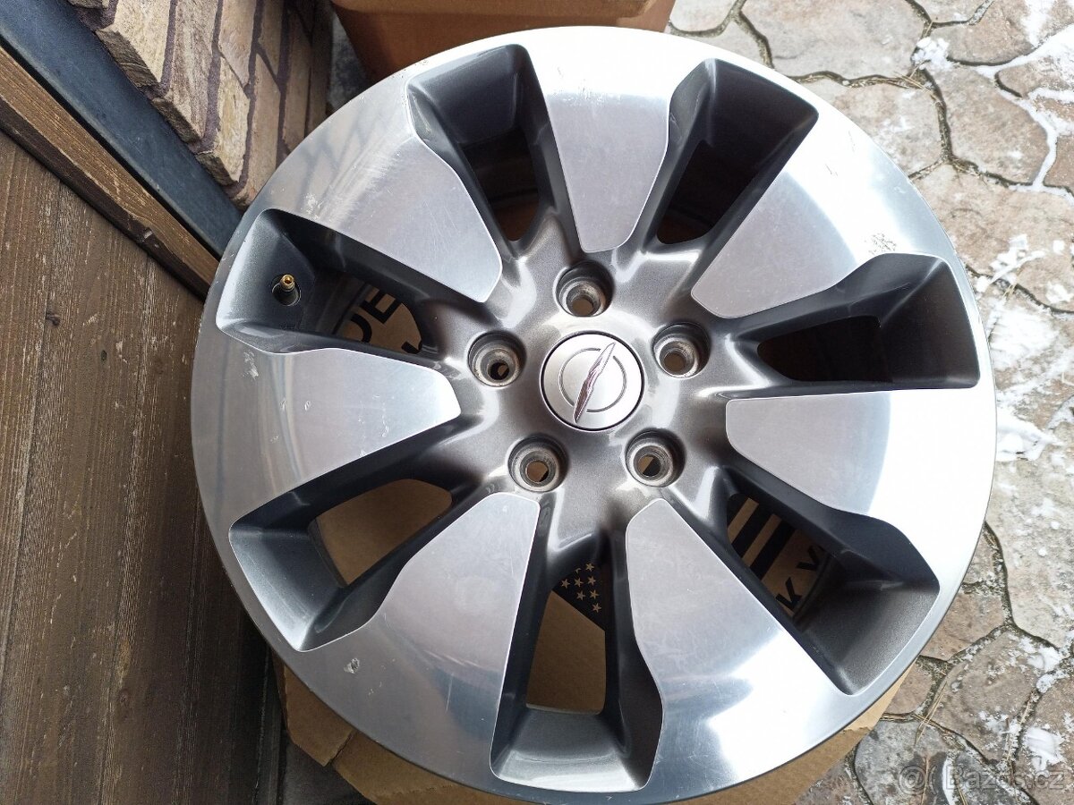 CHRYSLER PACIFICA SADA ORIGINÁL DISKŮ 18" - 2