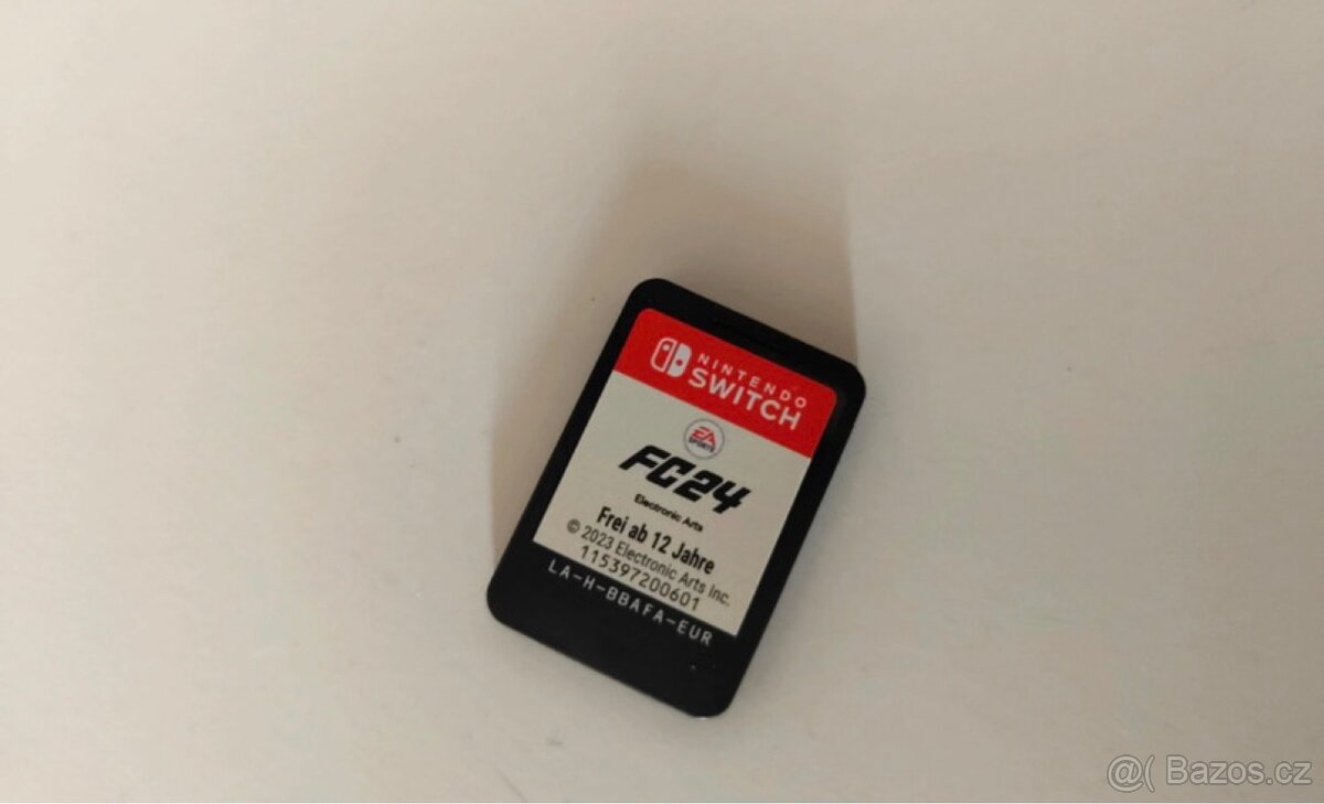 Nintendo Switch OLED + hry a příslušenství - 2