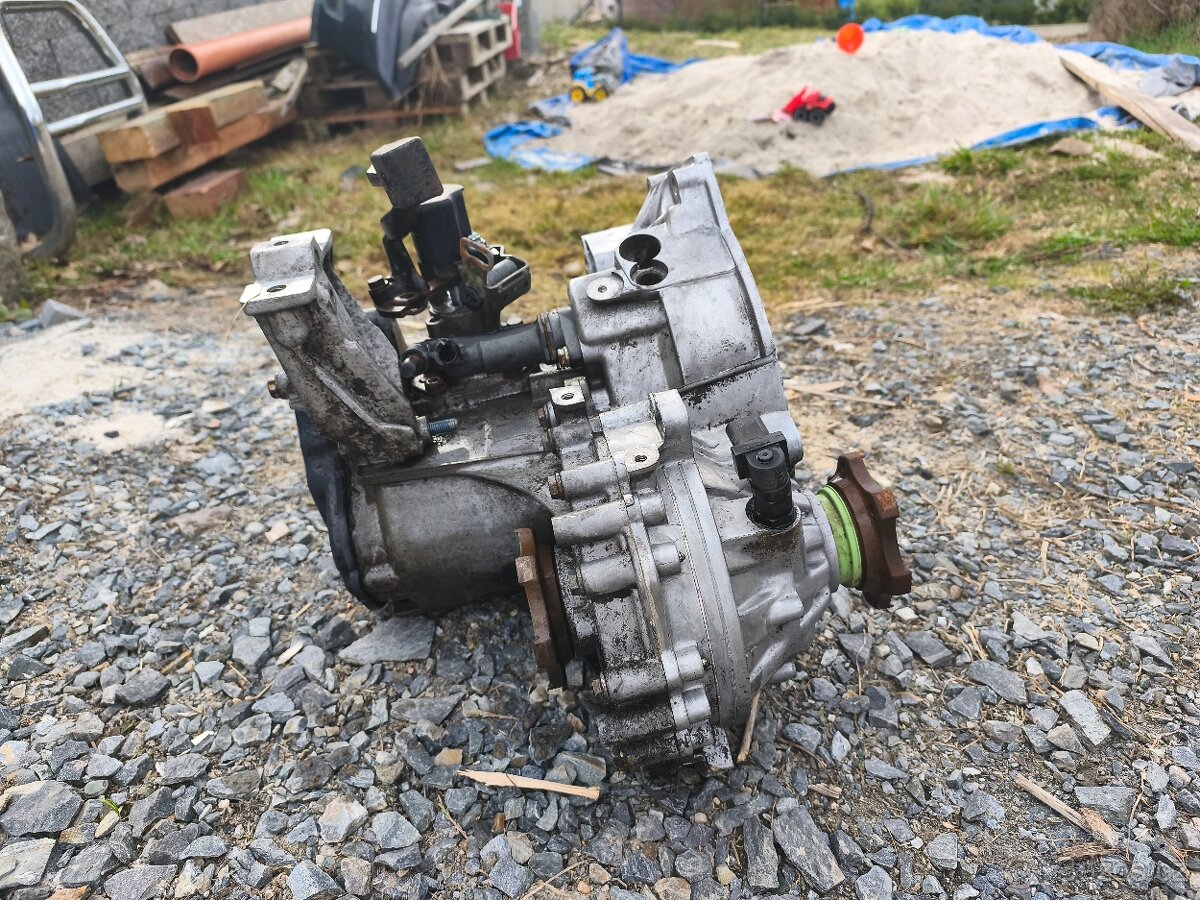 Převodovka DZL VW 2.3 V5 - 2