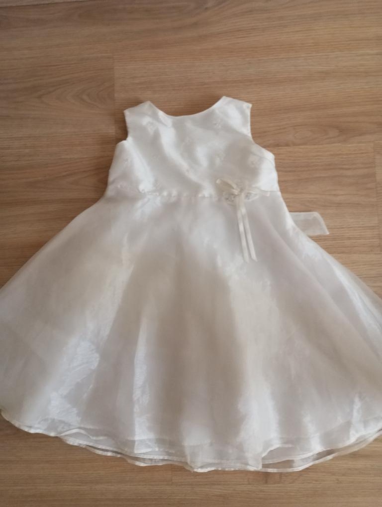 Bílé šatičky - vel. 18-24 m.. - 2