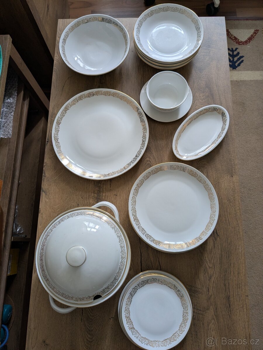 Sada pozlaceného nádobí - 2